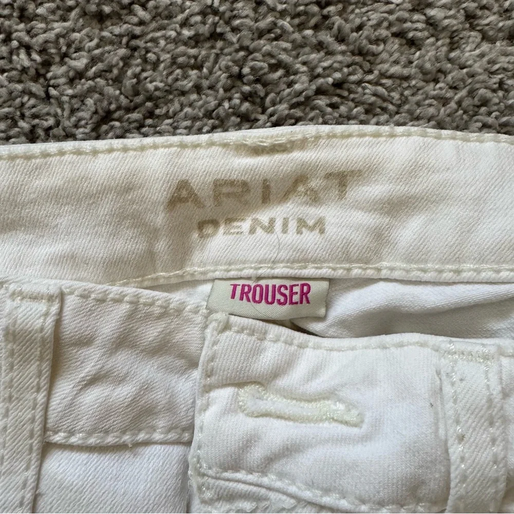 White Ariat Jeans - Picture 5 of 6